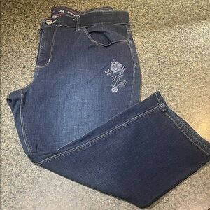Lee Total Freedom Navy Jeans with Floral Embroidery Detail size 16 Medium